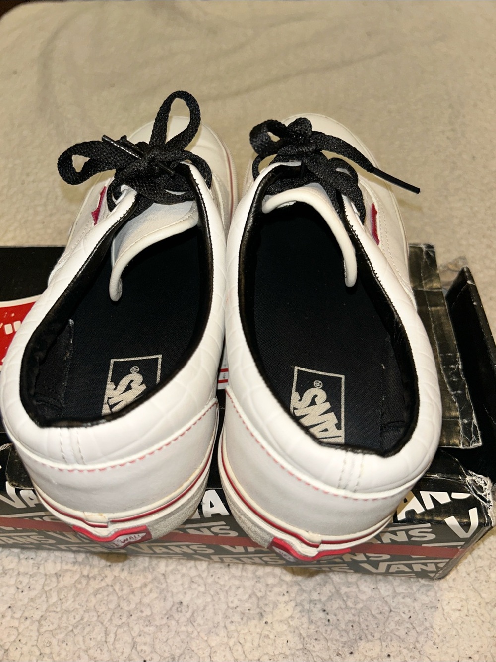 Vans Men’s White Croc Leather Era - Picture 3 of 5